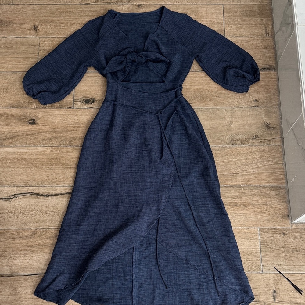 Tie-Front Navy Maxi Dress with Puff Sleeves - Women